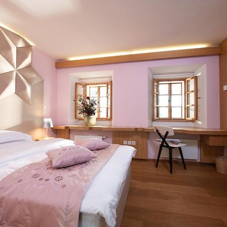 Skrabceva Domacija Hotel Ribnica Kültér fotó