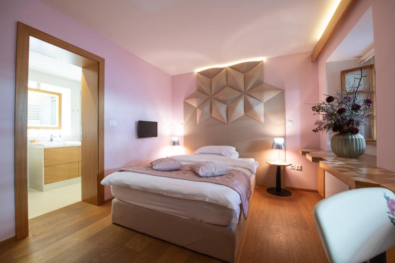 Skrabceva Domacija Hotel Ribnica Kültér fotó